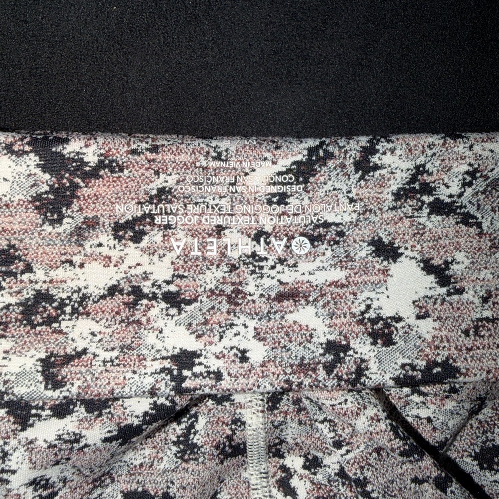 Athleta Neutral Patterned Leggings - image 5